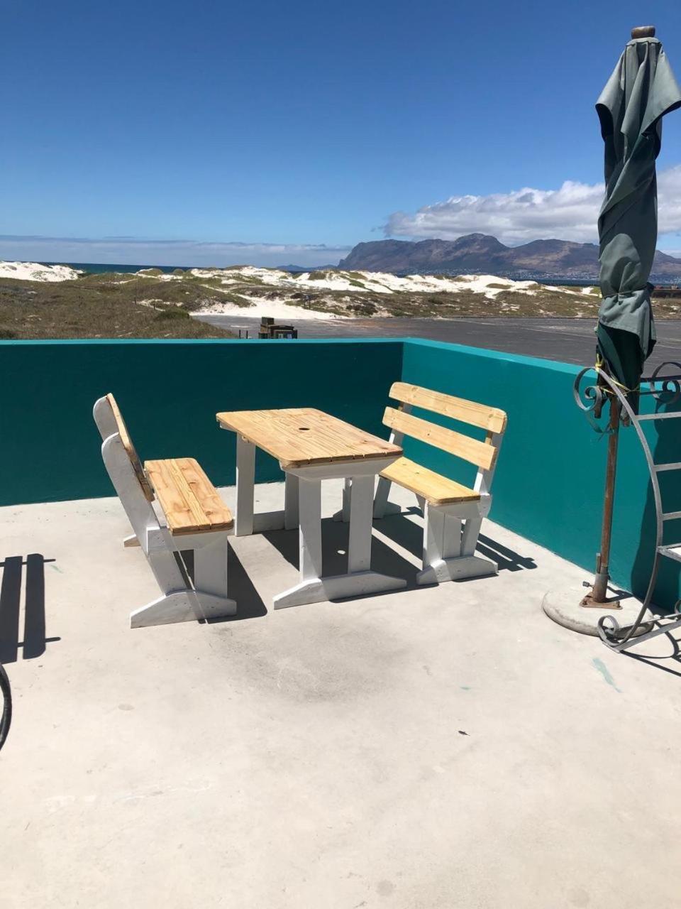 Cape Capsules Otel Muizenberg Dış mekan fotoğraf